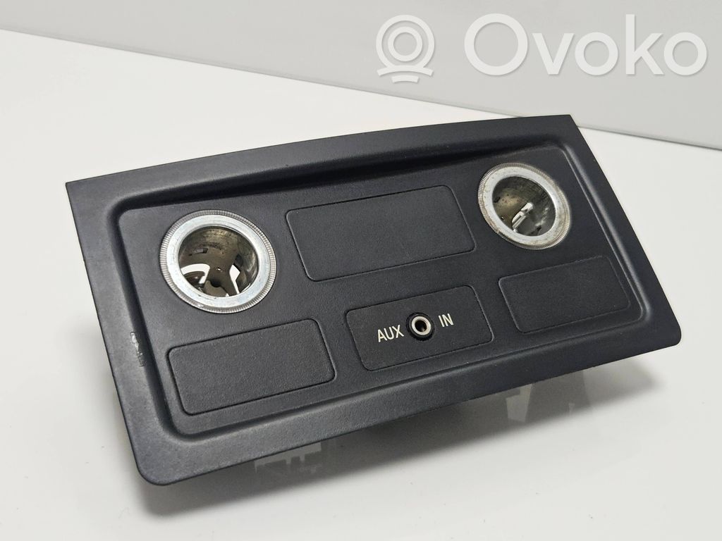 Cigarette lighter rear   7034100,9117364,19052008,319950000