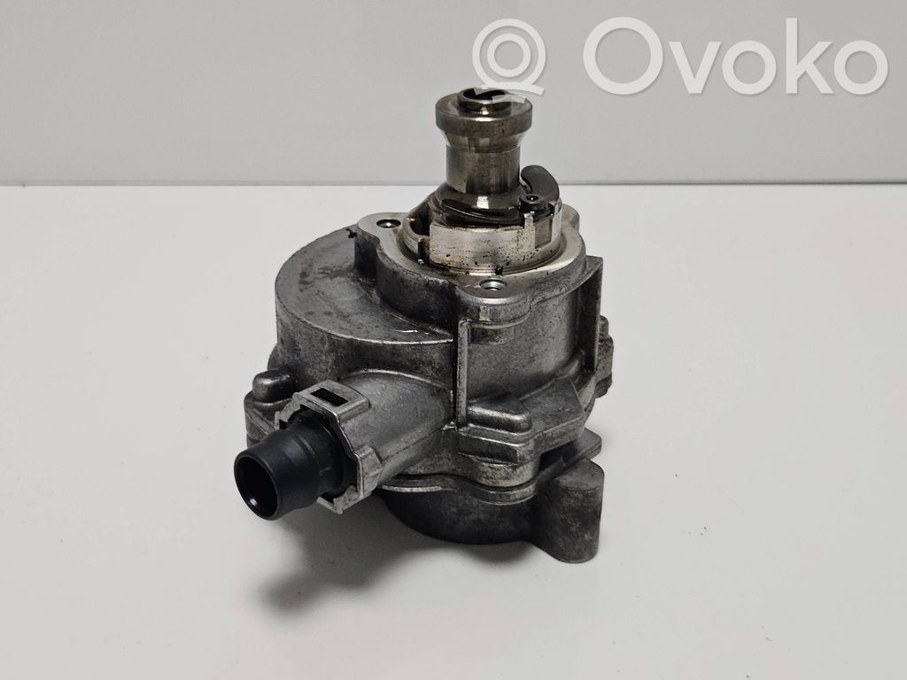 BMW 5 F10 F11 Vacuum pump 
