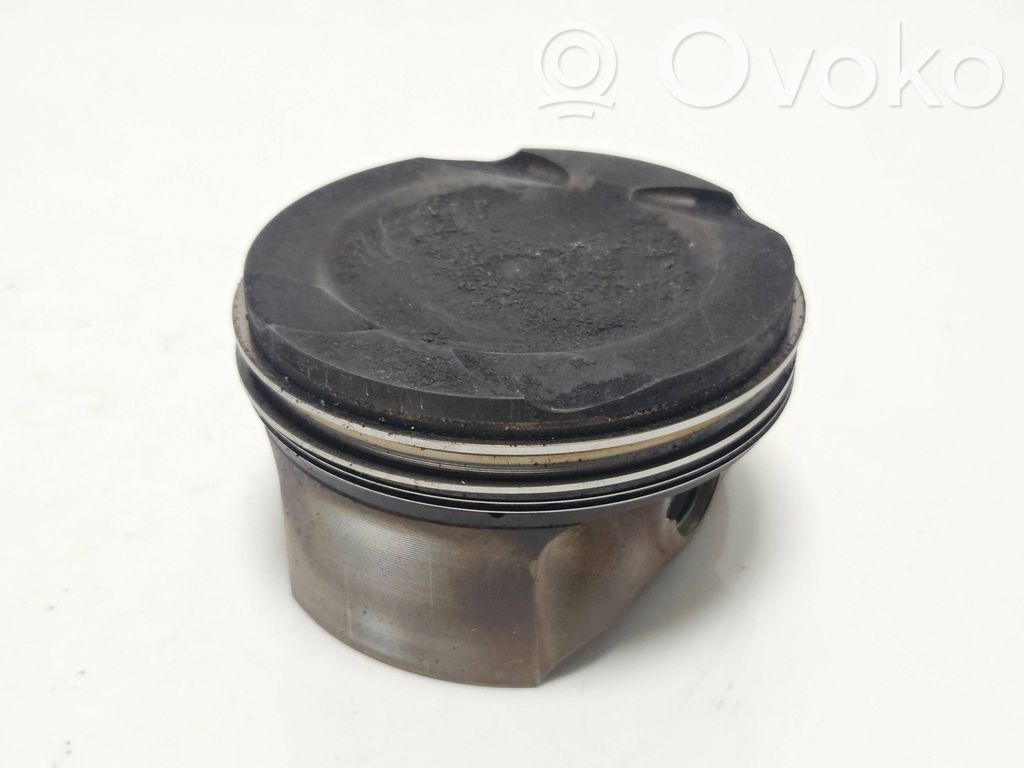 BMW X5 E70 Piston 