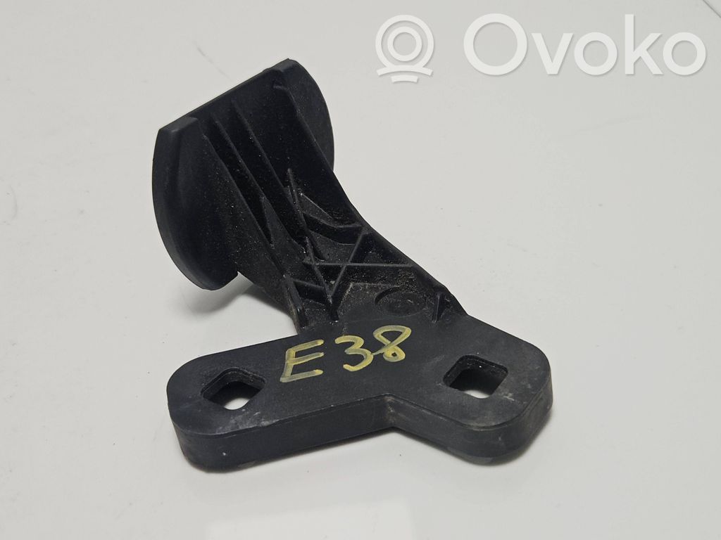 BMW 7 E38 Soporte del parachoques delantero 
