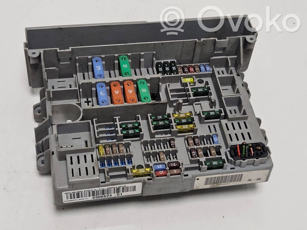 BMW 3 E90 E91 Drošinātāju kaste (komplekts) 
