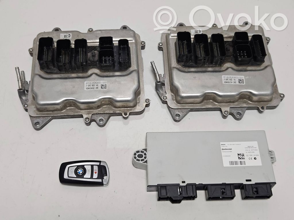 Komputer / Sterownik ECU i komplet kluczy   7645059,9301518,0261S08445,030039032