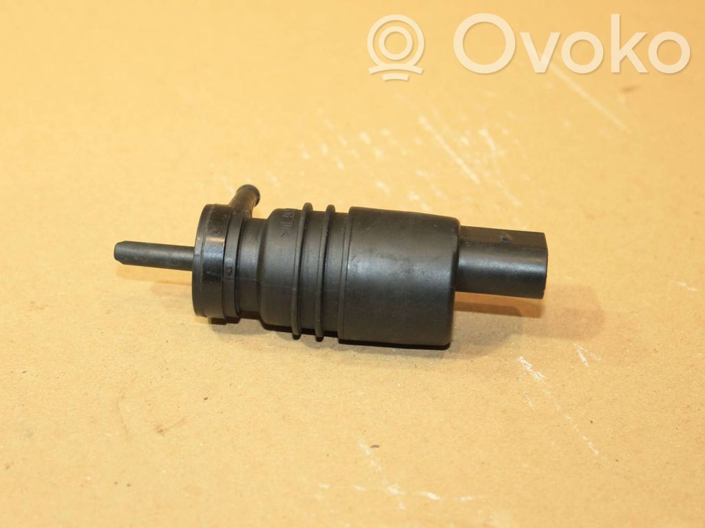BMW X5 E53 Windscreen/windshield washer pump 