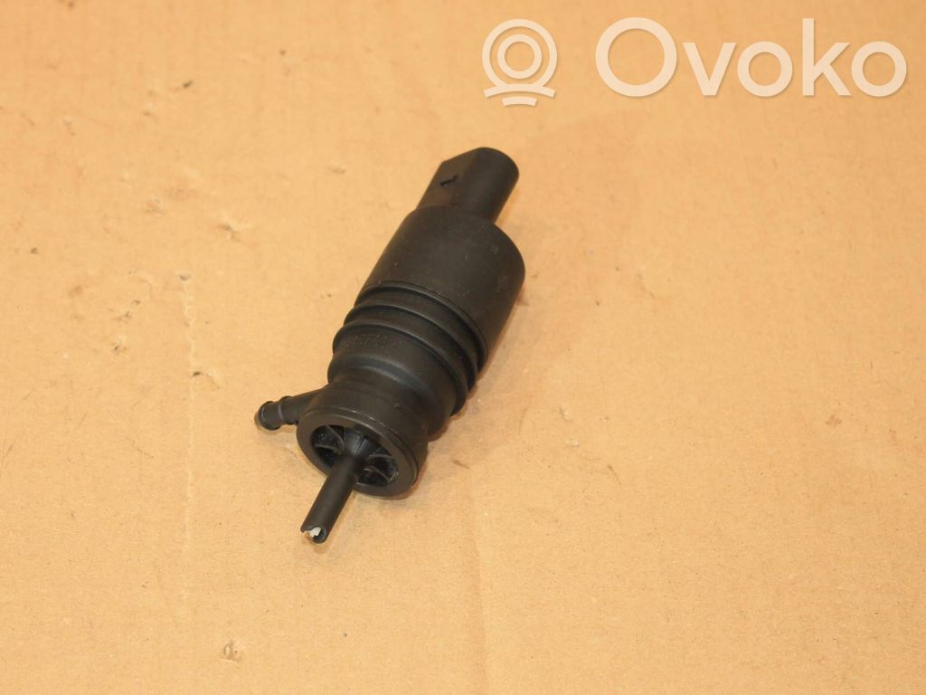 BMW X5 E53 Windscreen/windshield washer pump 