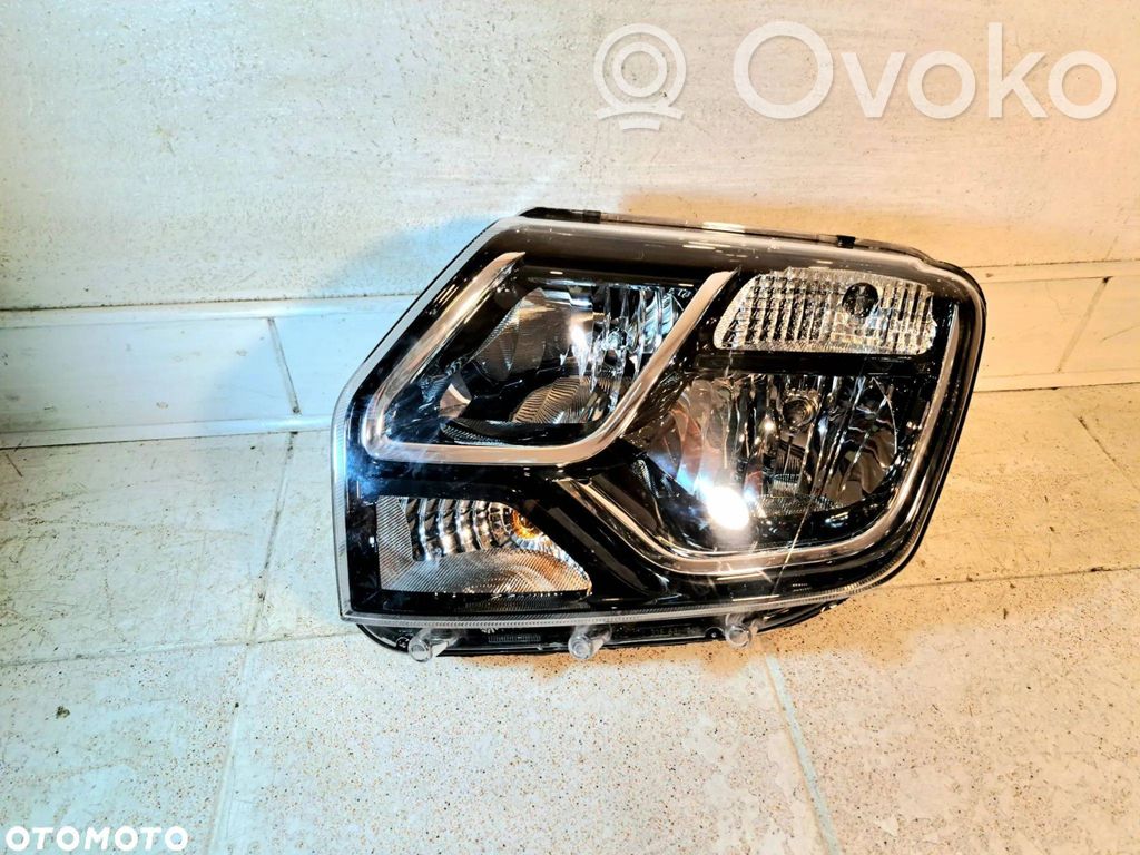 Dacia Duster II Lampa przednia 