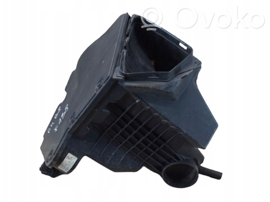 Obudowa filtra powietrza   8K0133837R,8K0133835T