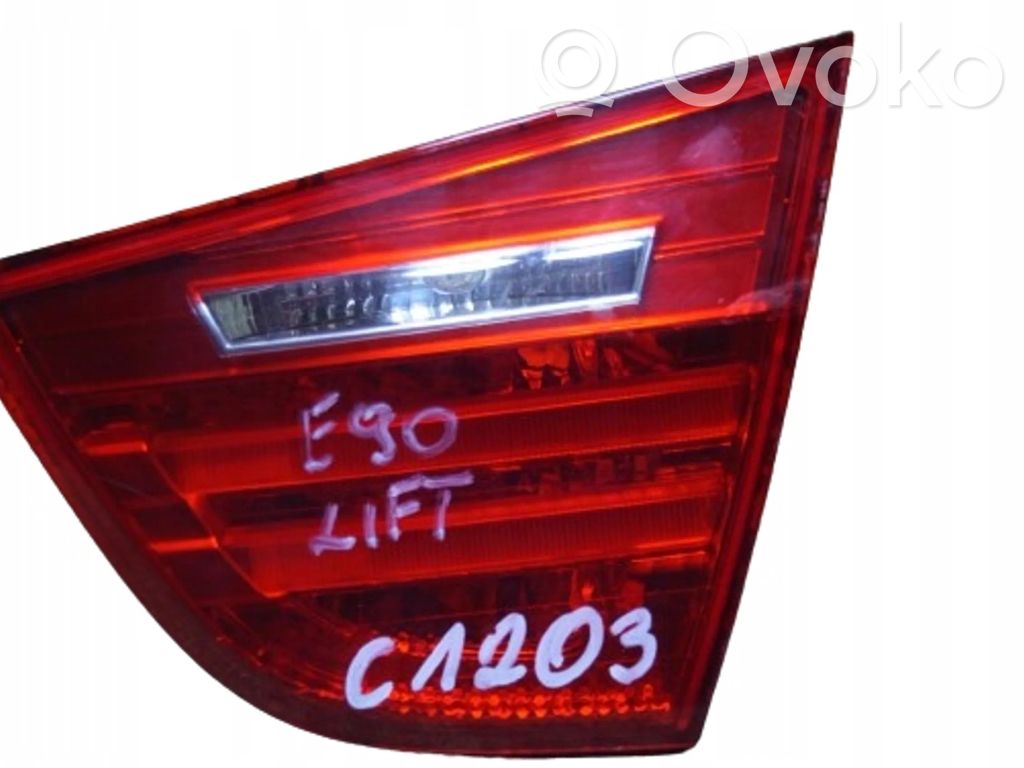 BMW 3 E90 E91 Aizmugurējais lukturis pārsegā 