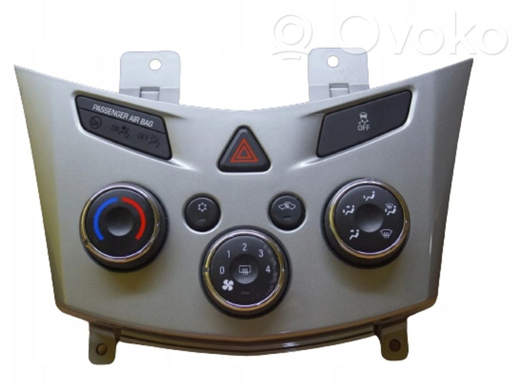 Chevrolet Trax Climate control unit 