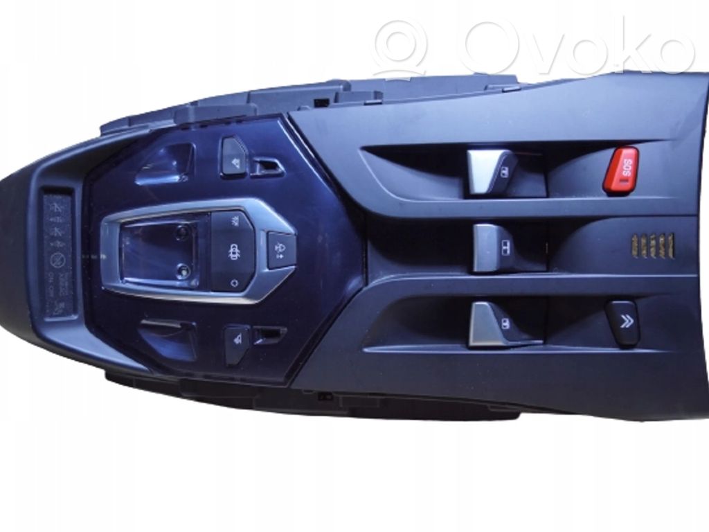 Citroen DS5 Front seat light 