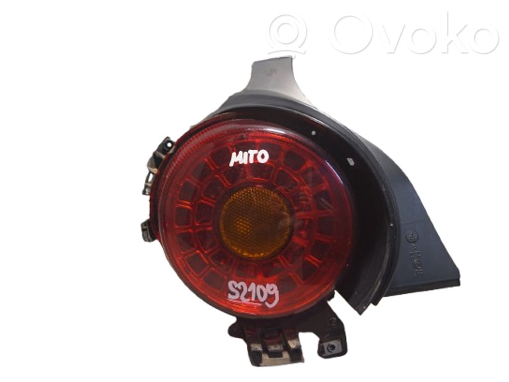 Alfa Romeo Mito Aizmugurējais lukturis virsbūvē 