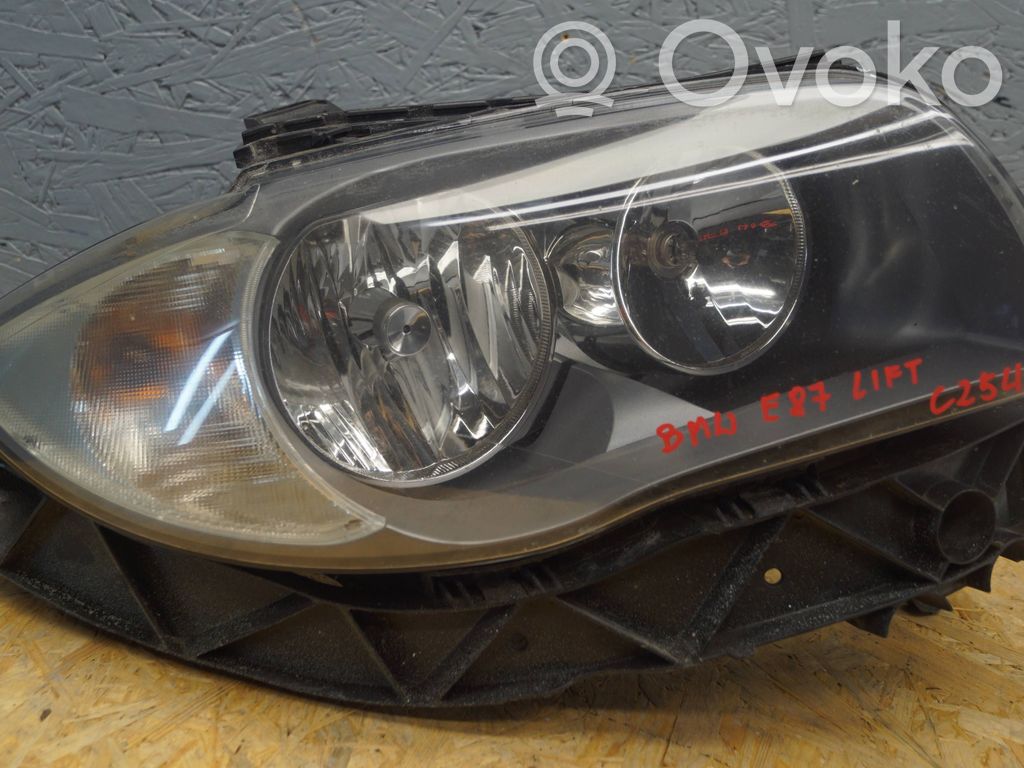 BMW 1 E81 E87 Priekšējais lukturis 