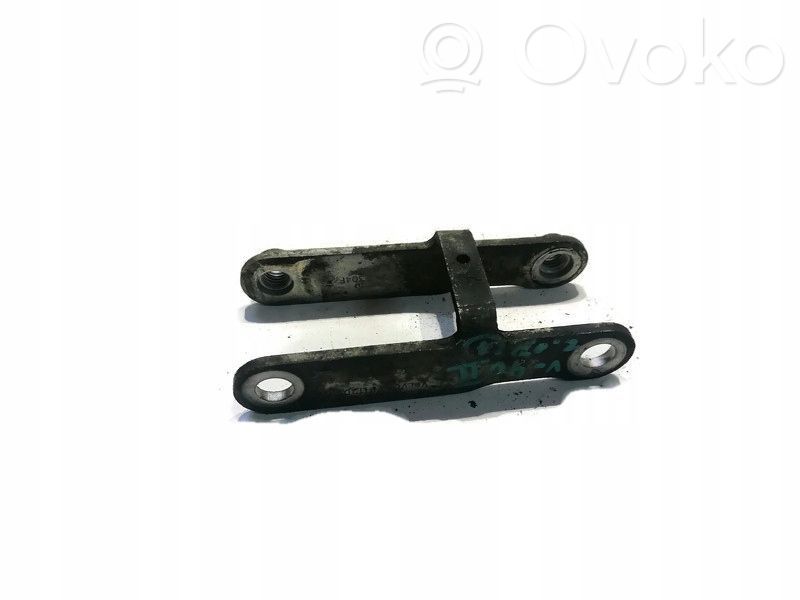 Volvo V40 Engine mounting bracket 