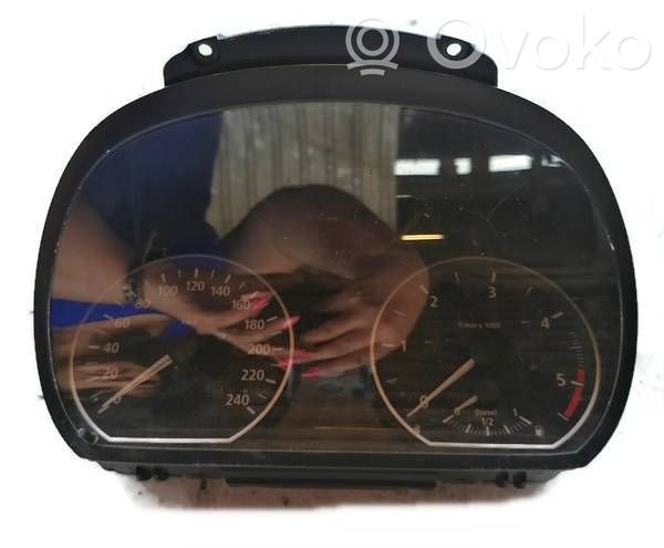 Geschwindigkeitsmesser Cockpit   9110195,170035375