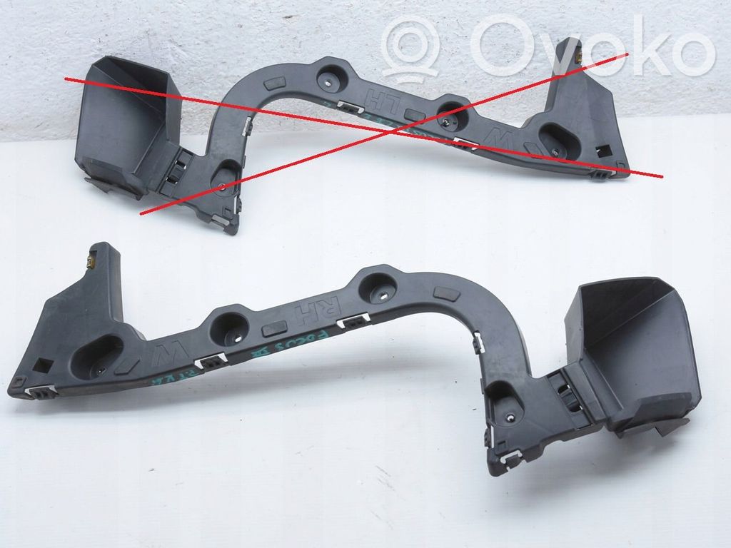 Ford Focus Rear bumper mounting bracket 