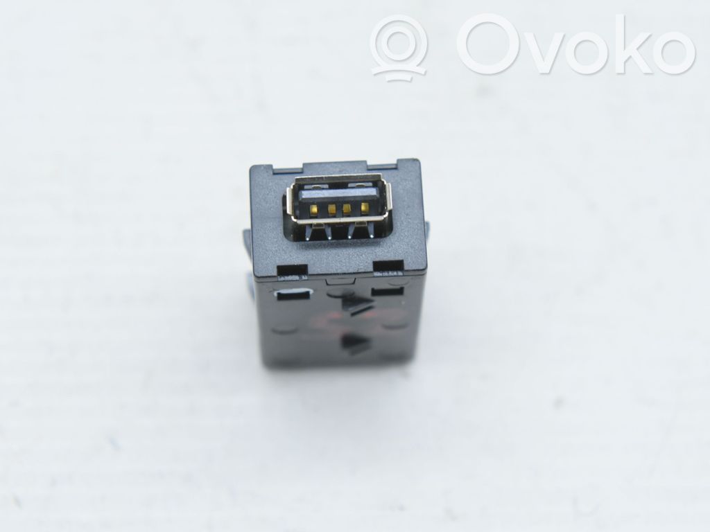 MG ZS USB socket connector 