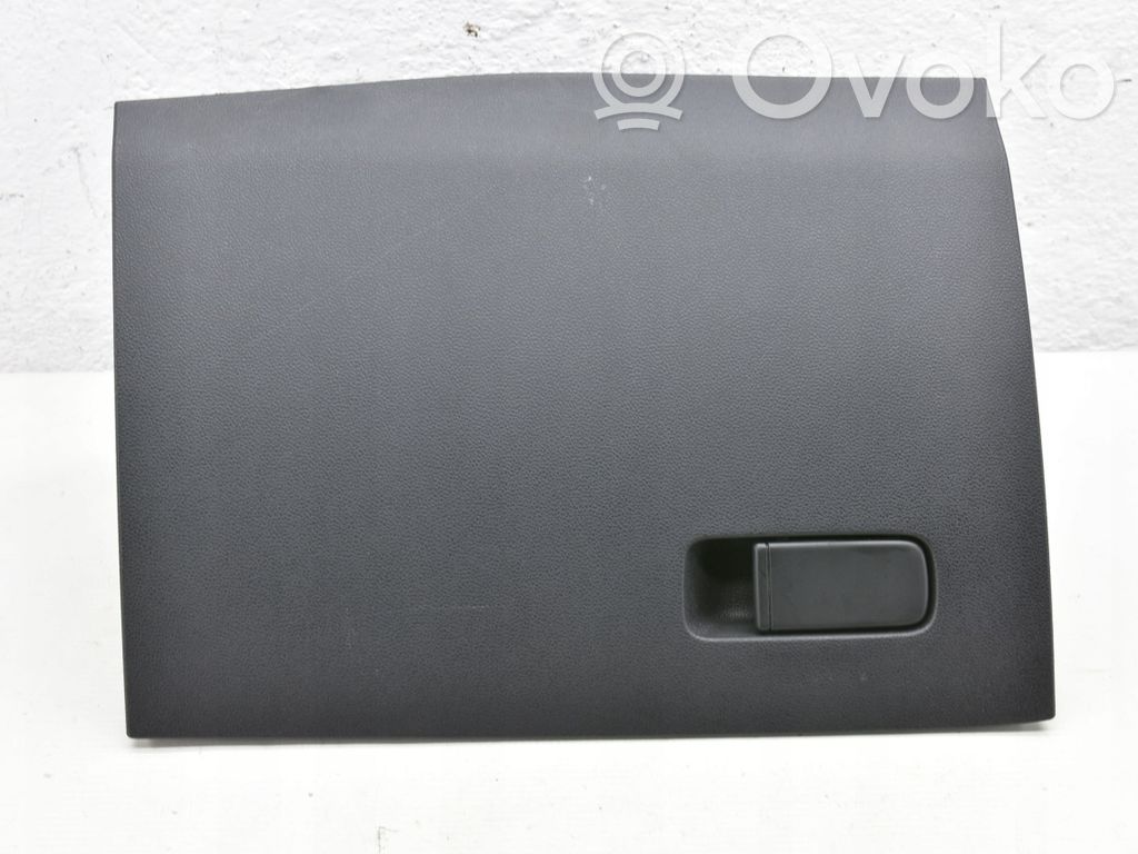 MG ZS Glove box 