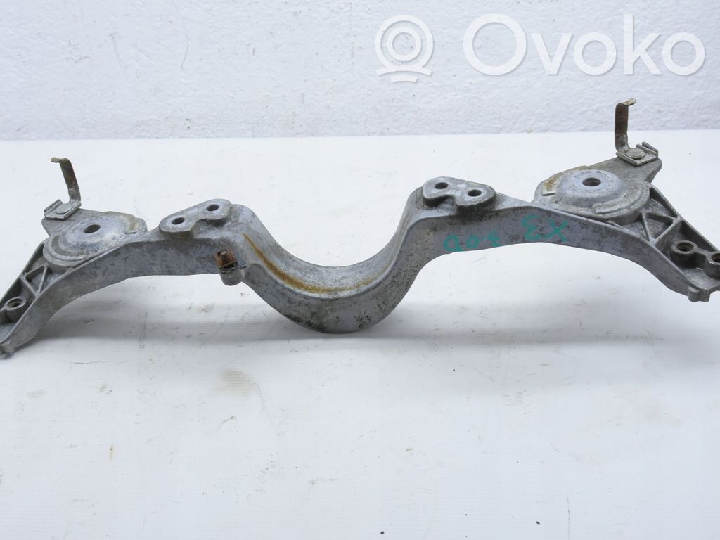 BMW X3 E83 Engine mounting bracket 