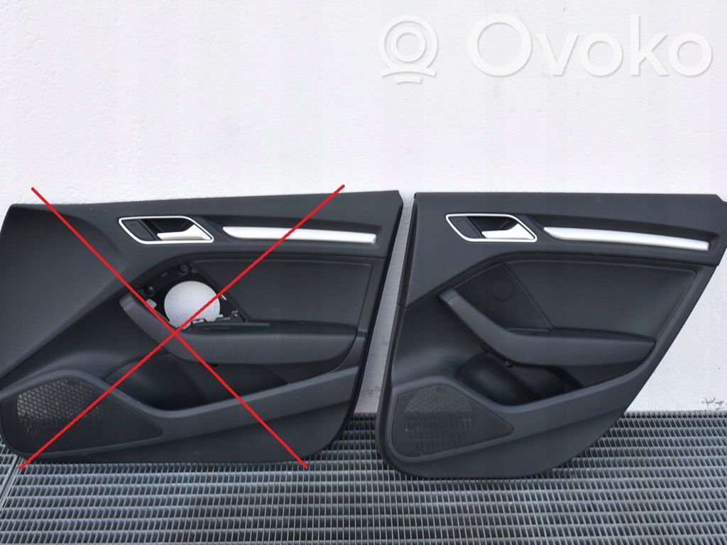 Audi A3 S3 8V Moldura del tarjetero de la puerta trasera 