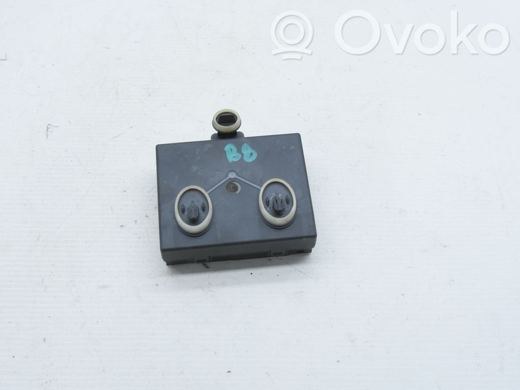 Volkswagen PASSAT B8 Door control unit/module 