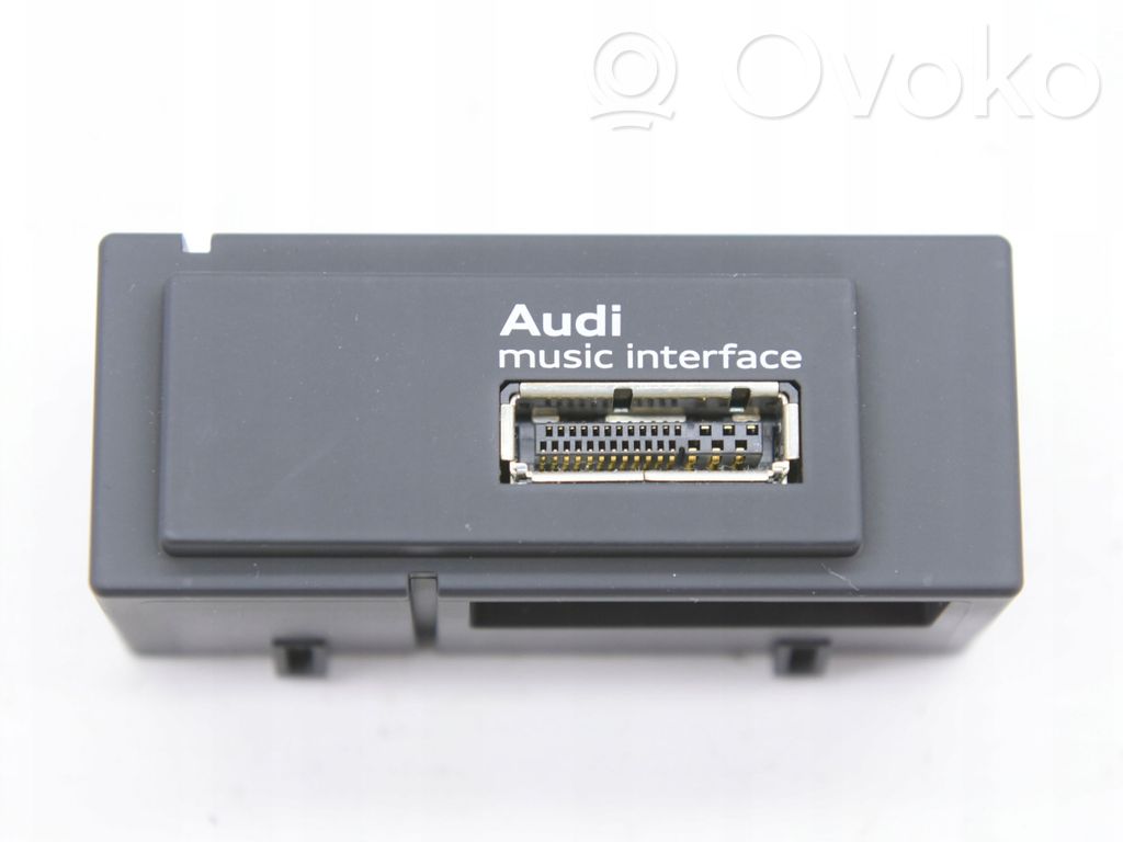 Audi A3 S3 8V USB socket connector 