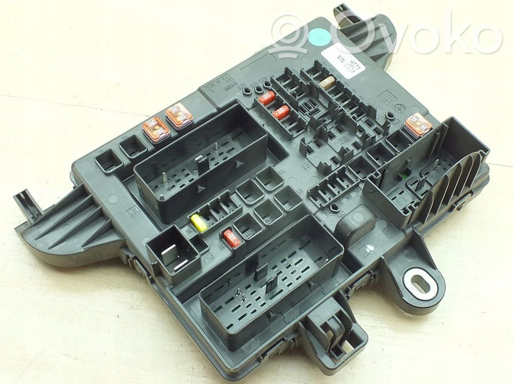 Opel Insignia A Fuse module 