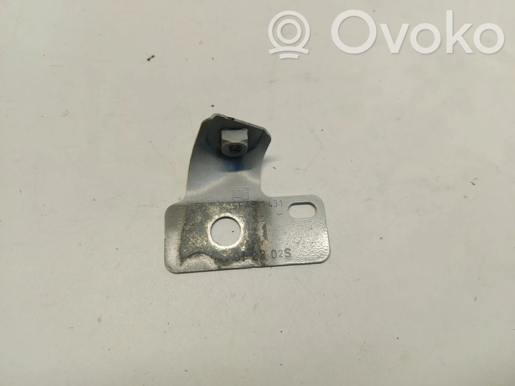 Seat Leon IV Uchwyt / Mocowanie błotnika przedniego 