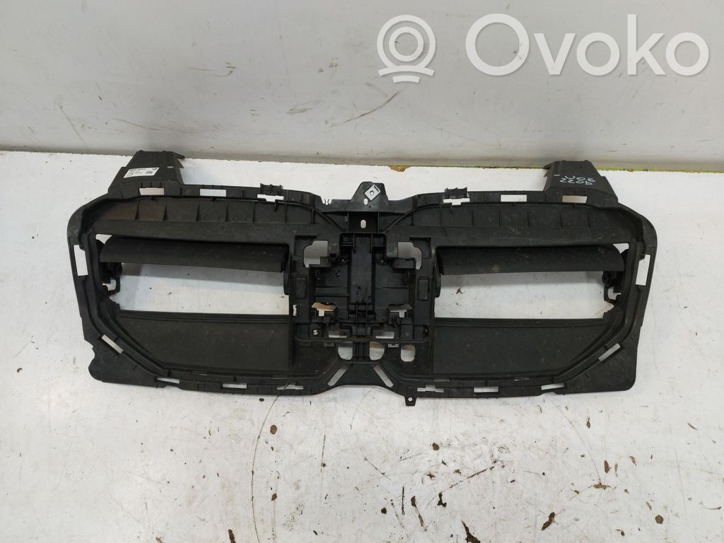 BMW 2 Active Tourer U06 Radiatorių apdaila 