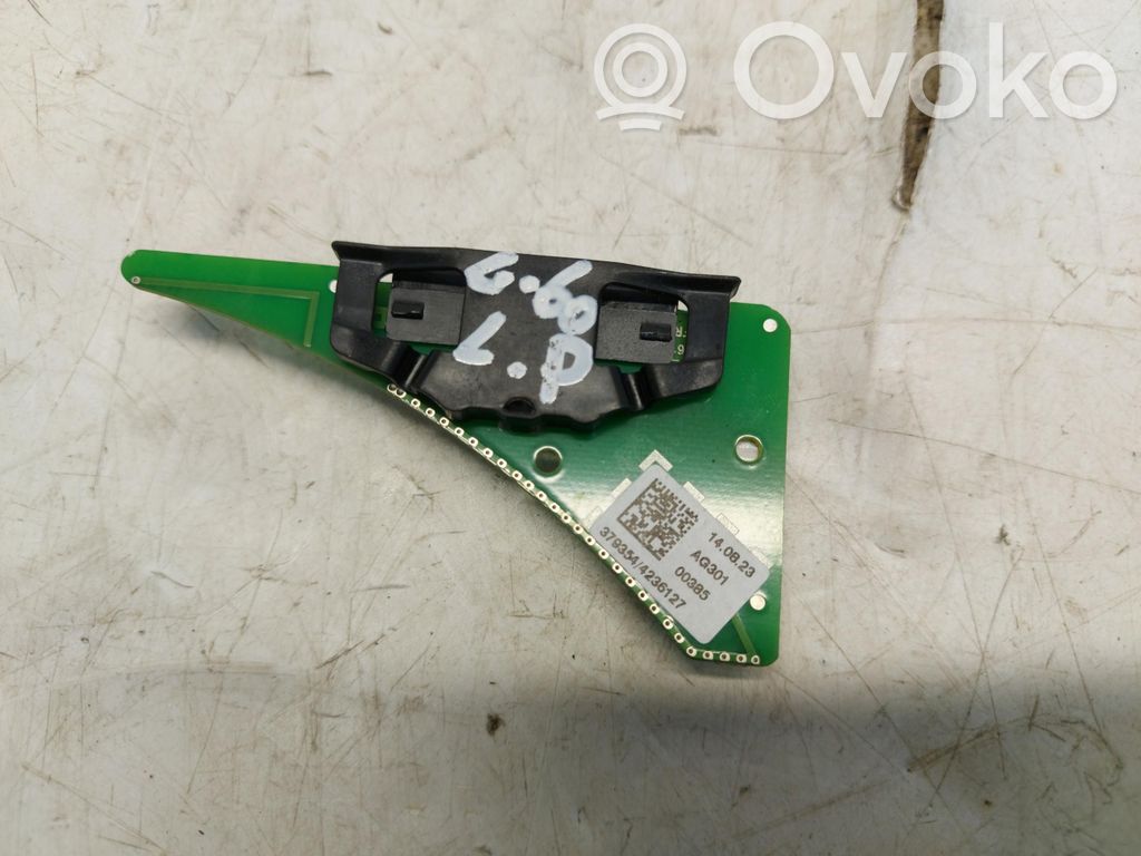 BMW 5 G60 G61 Antenos stiprintuvas 