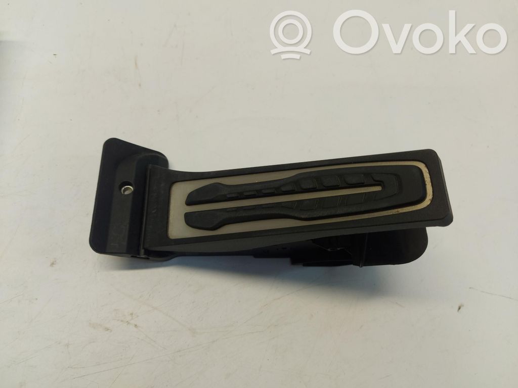 BMW 4 G22 G23 G24 G26 Akceleratoriaus pedalas 