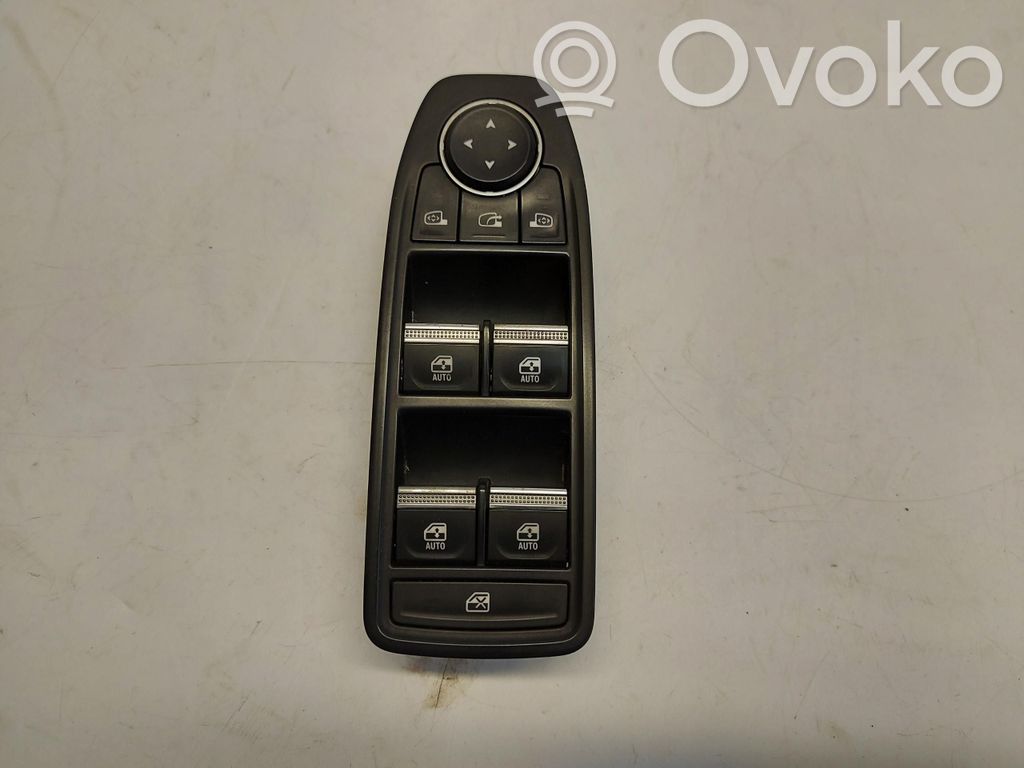 Renault Scenic E-Tech V Electric window control switch 