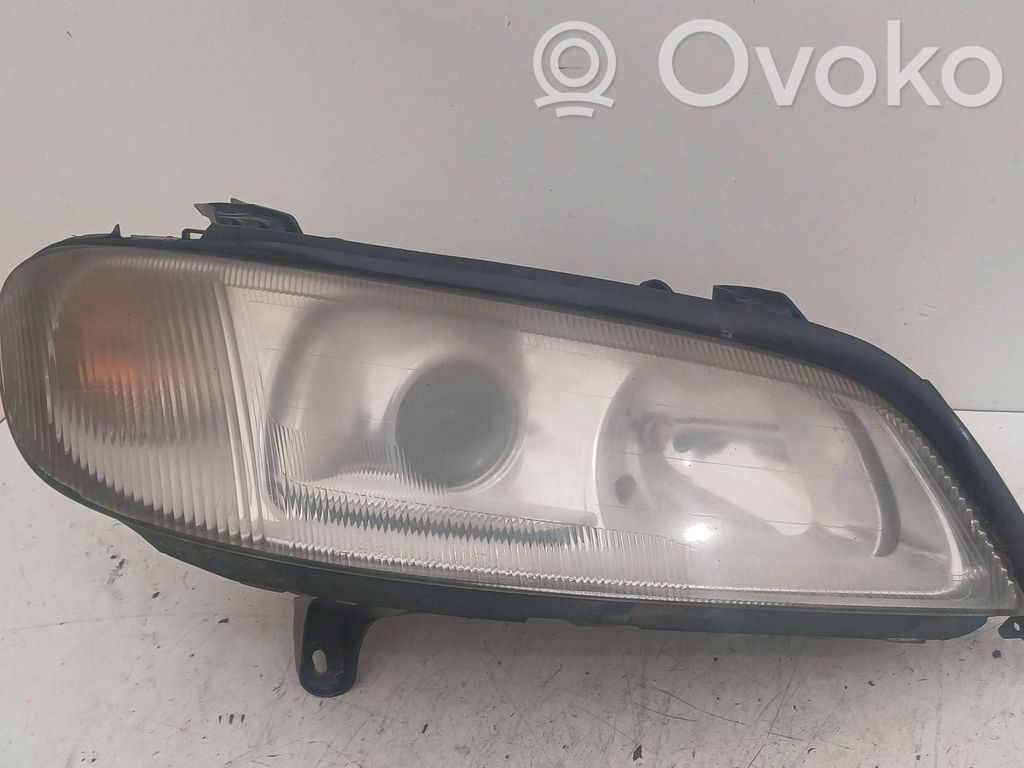 Opel Omega B2 Lampa przednia 