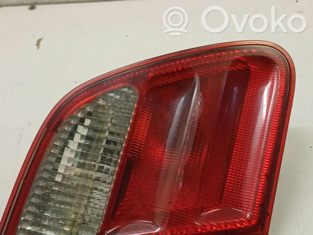 Mercedes-Benz E W210 Lampy tylnej klapy bagażnika 