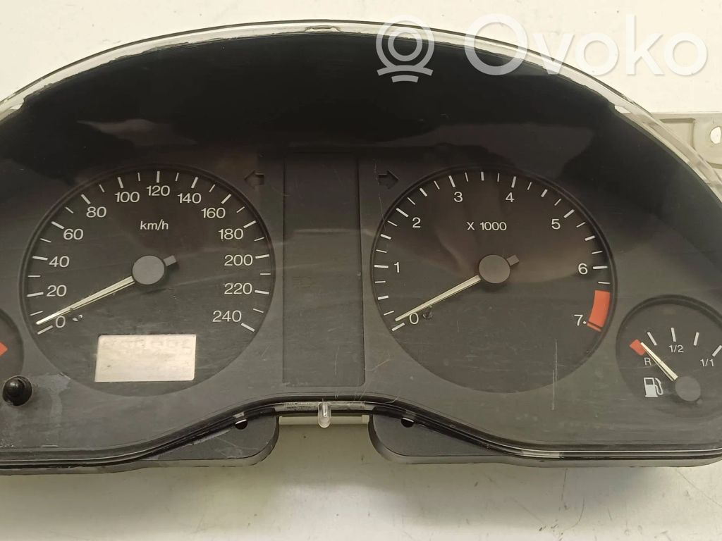 Volkswagen Sharan Speedometer (instrument cluster) 