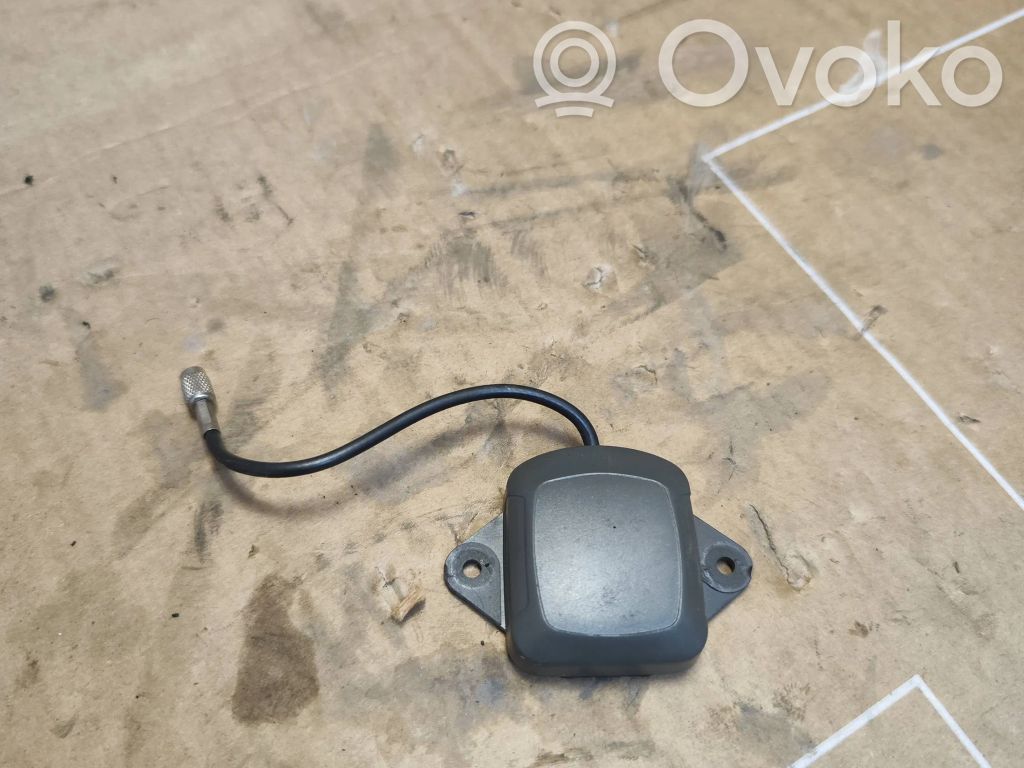 BMW 3 E46 GPS-pystyantenni 