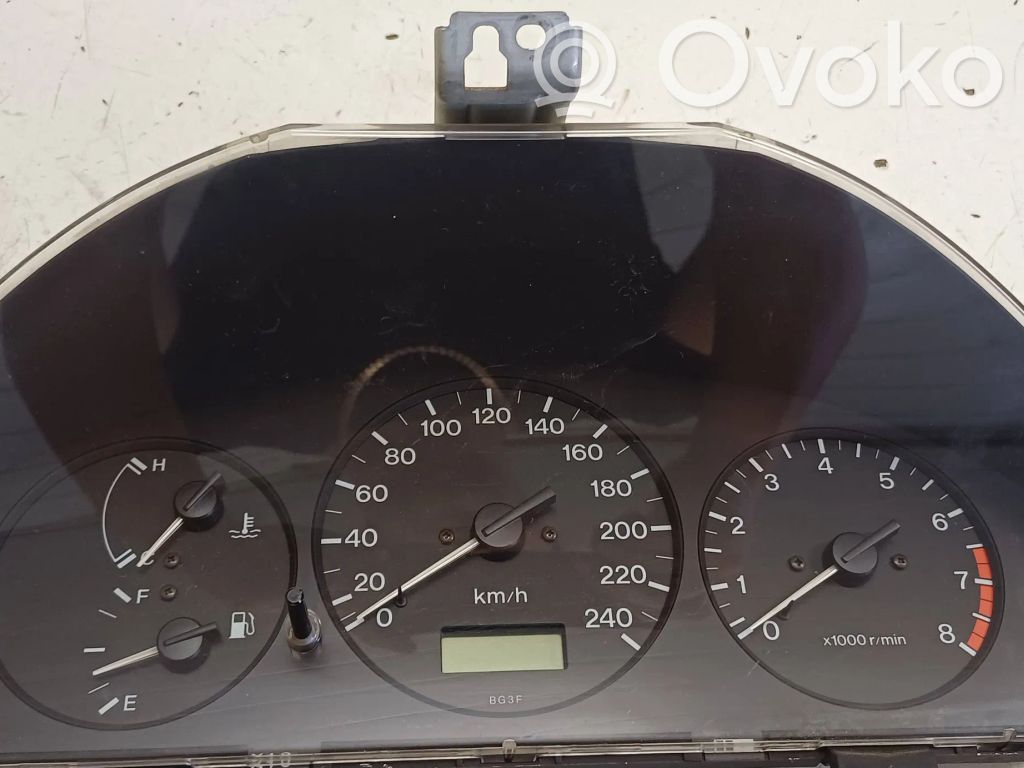Mazda 323 F Tachimetro (quadro strumenti) 