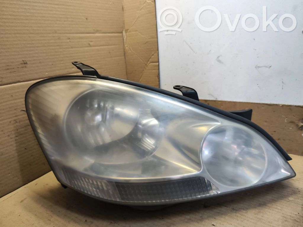 Toyota Avensis Verso Headlight/headlamp 