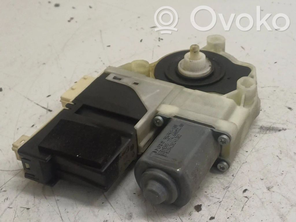 Citroen C4 I Front door window regulator motor 