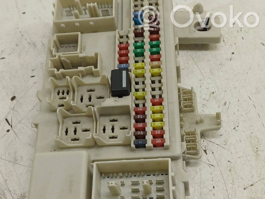 Mazda 3 I Fuse module 