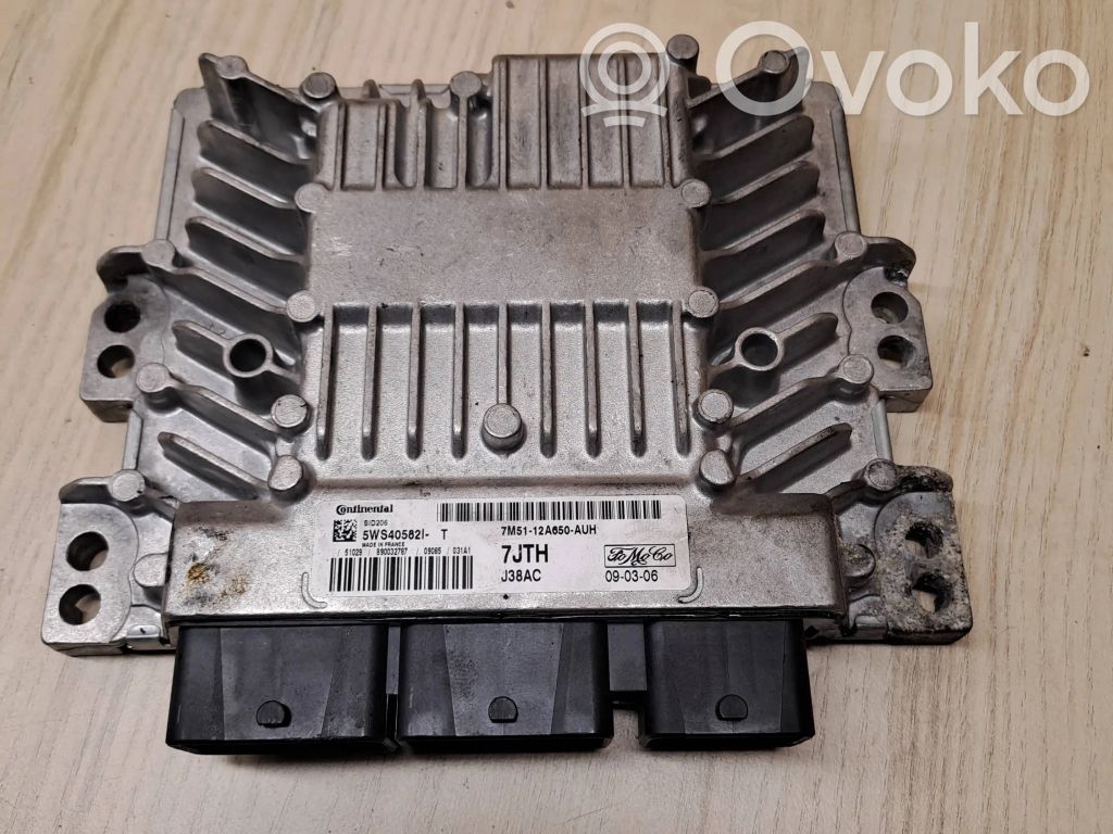 Ford C-MAX I Engine control unit/module 