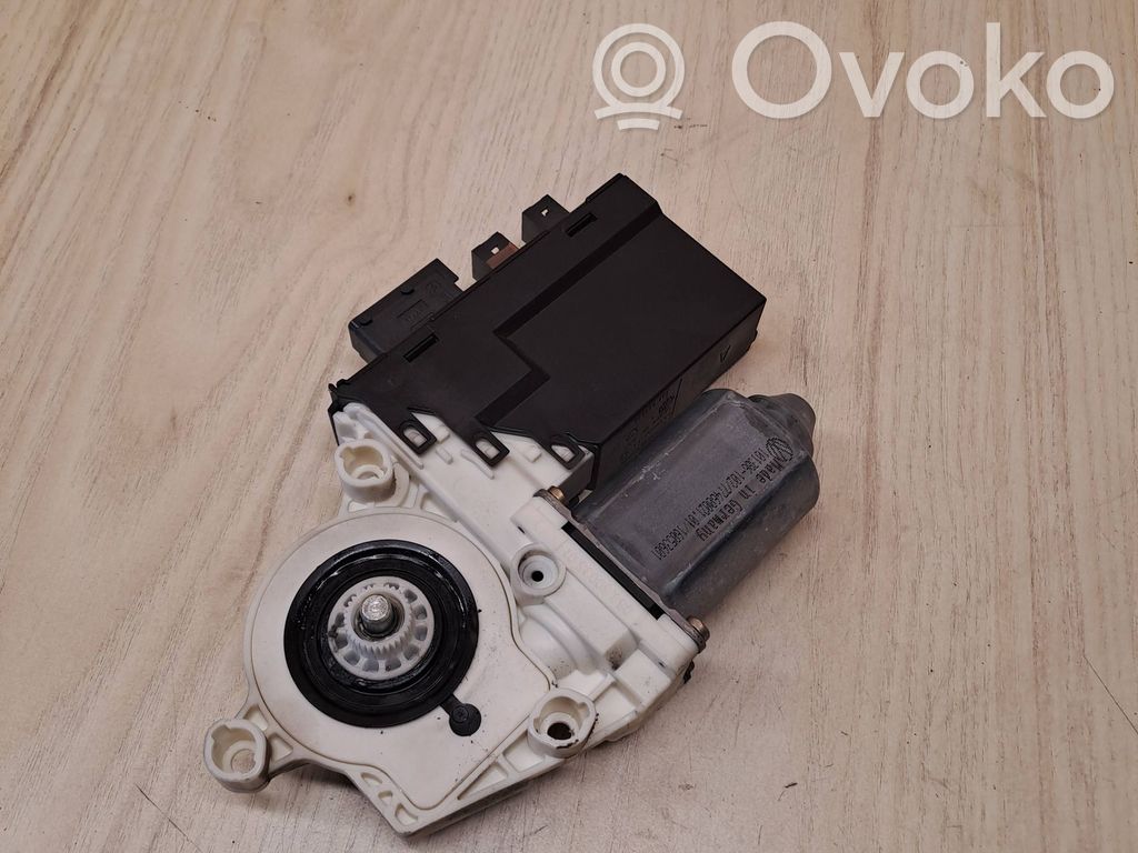 Citroen C5 Front door window regulator motor 