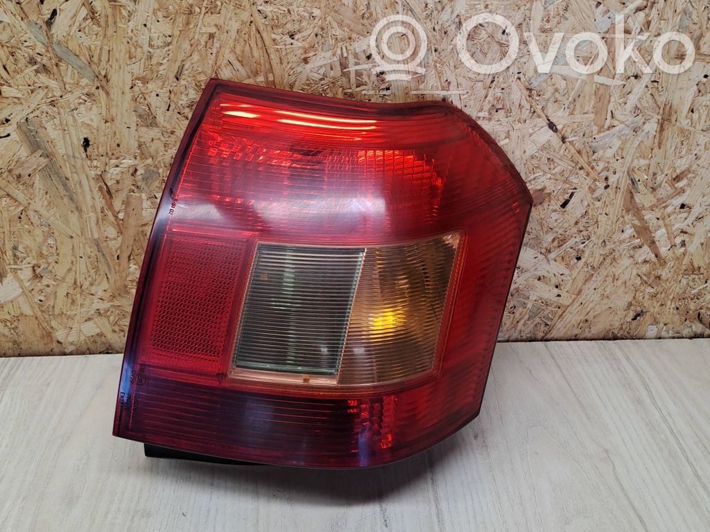 Rear/tail lights   E110459