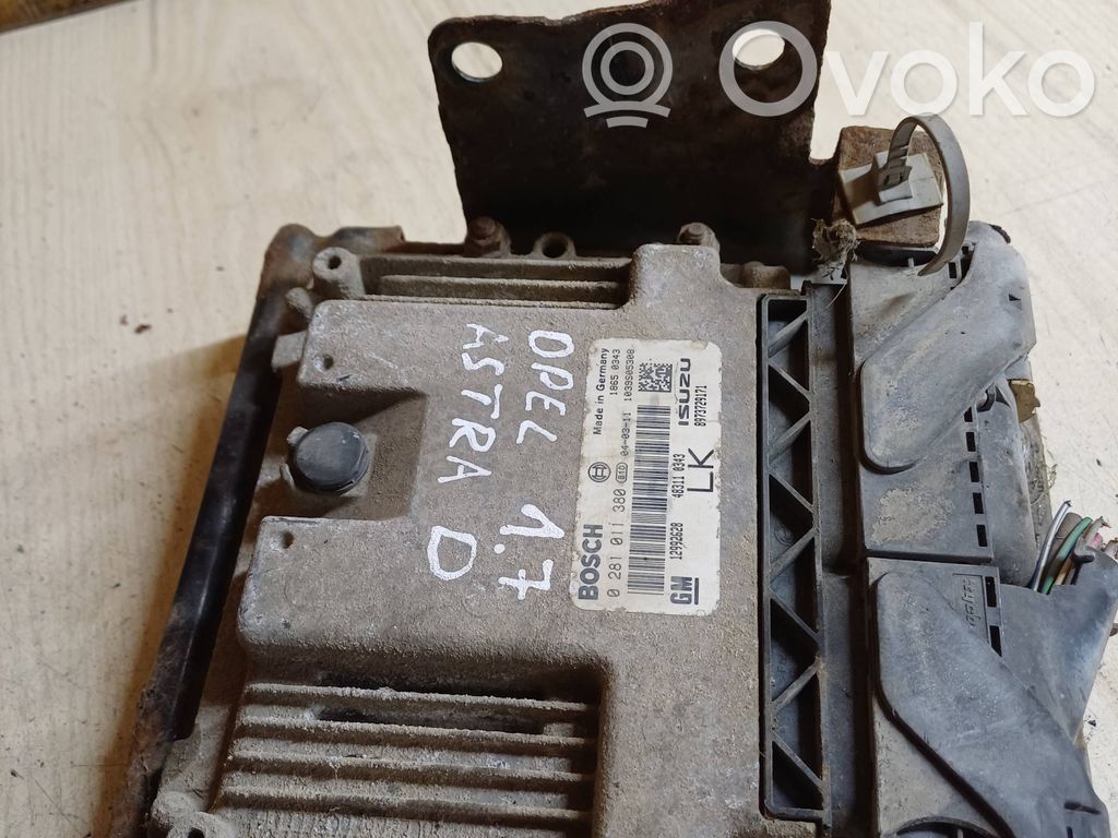 Opel Astra H Engine control unit/module 