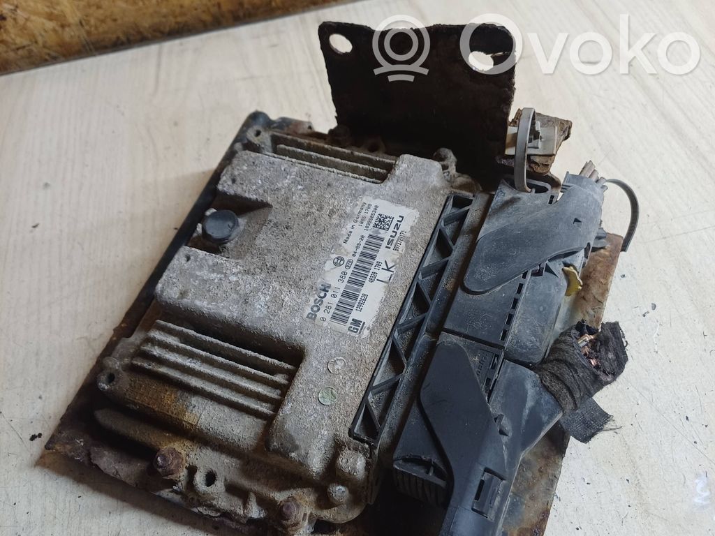 Opel Astra H Engine control unit/module 