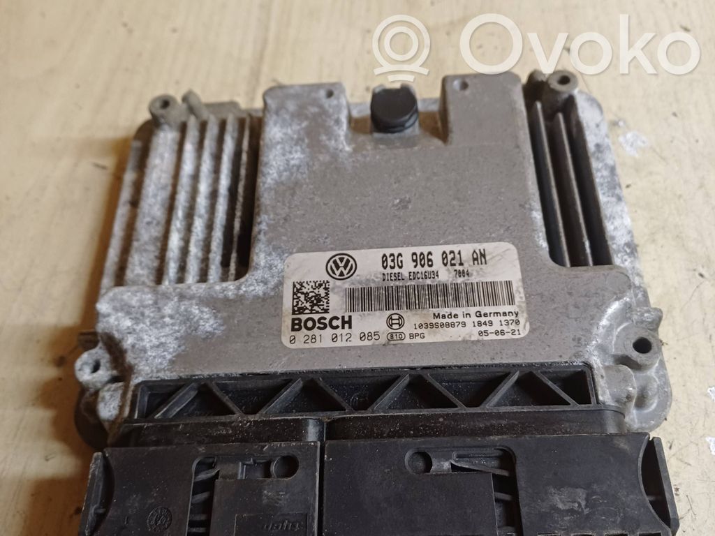 Volkswagen PASSAT B6 Engine control unit/module 