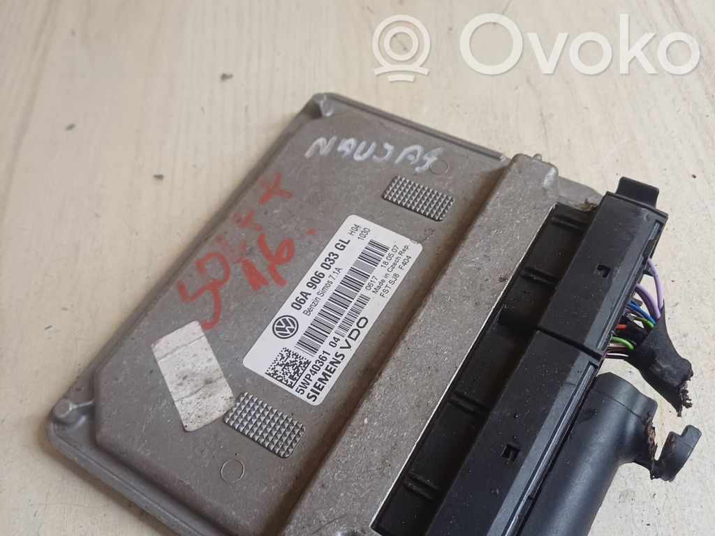 Volkswagen Golf V Engine control unit/module 