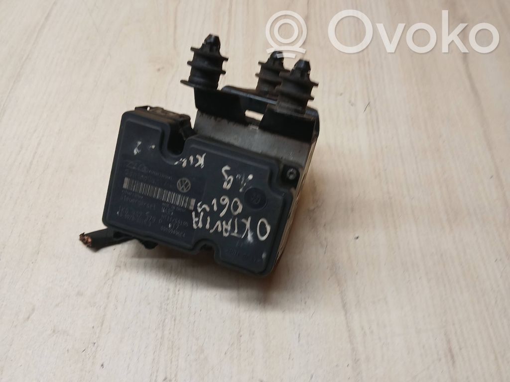 Skoda Octavia Mk2 (1Z) ABS Pump 