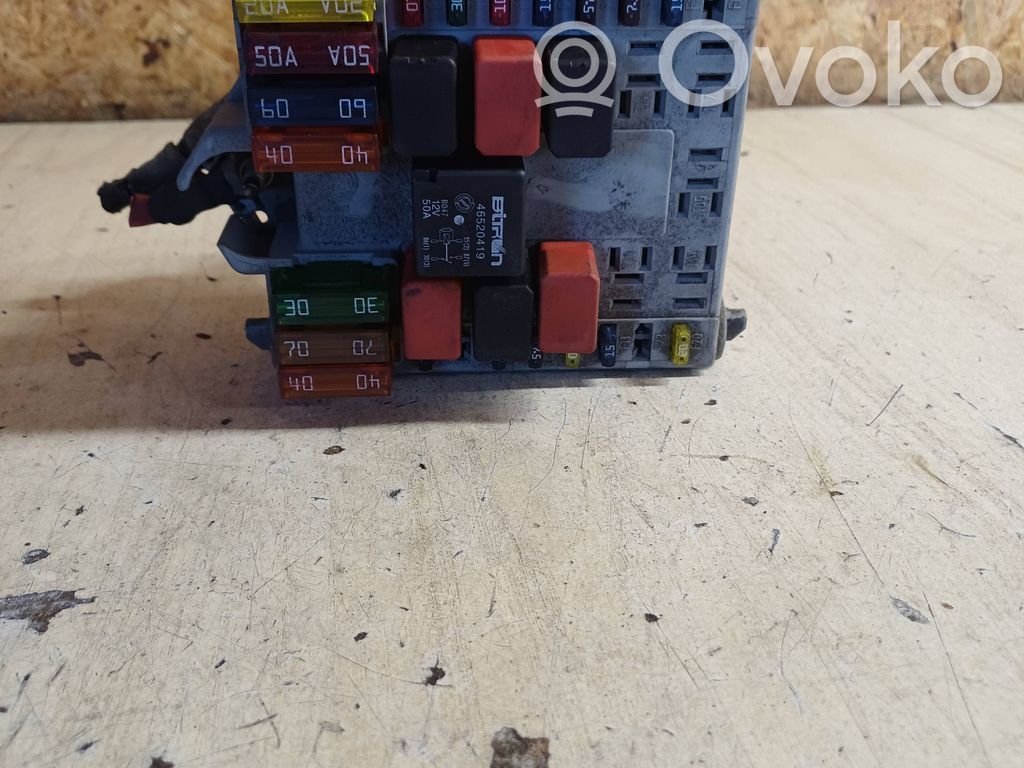 Fiat Punto (176) Sulakemoduuli 