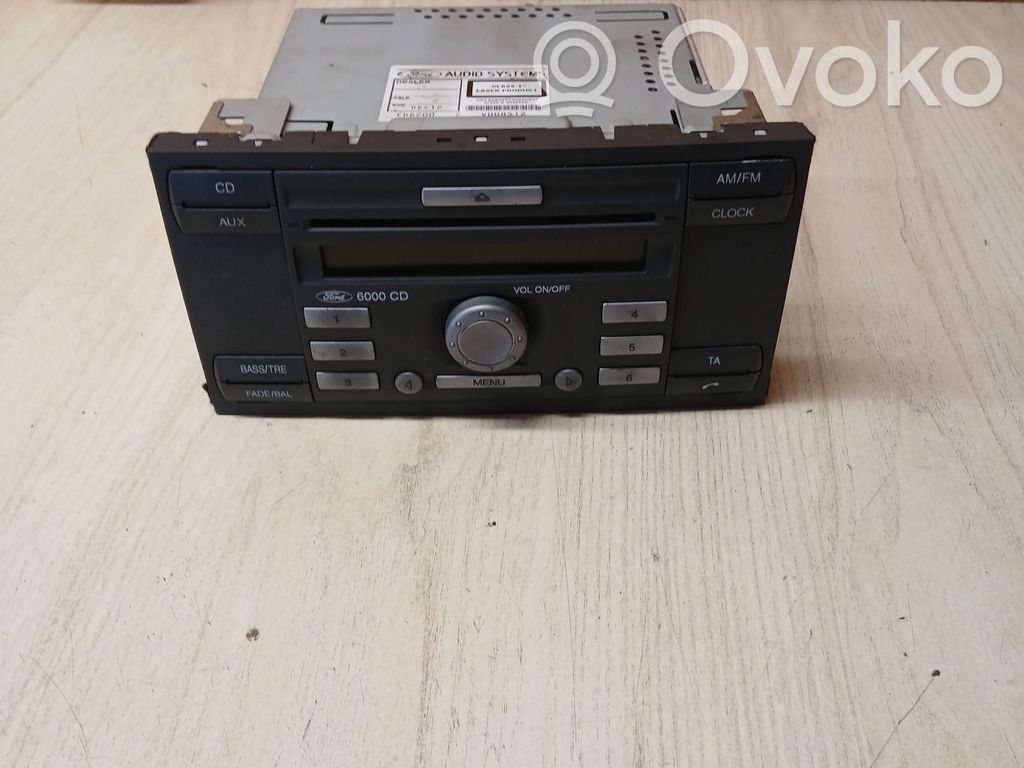 Panel / Radioodtwarzacz CD/DVD/GPS   10R023539,E11033539,E11023539,8M5T18C815DA