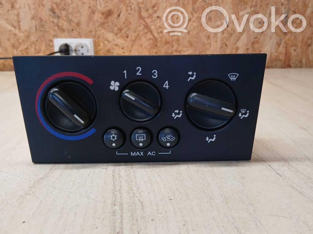 Opel Meriva A Climate control unit 
