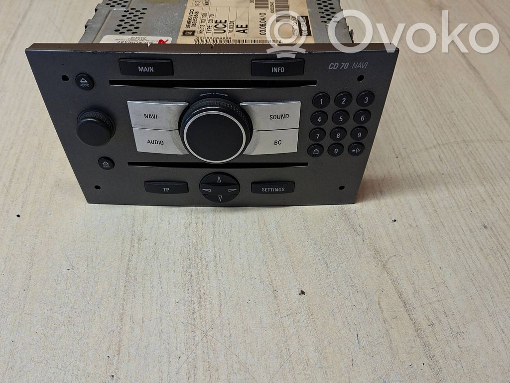 Panel / Radioodtwarzacz CD/DVD/GPS   383555646,40003540,13113150